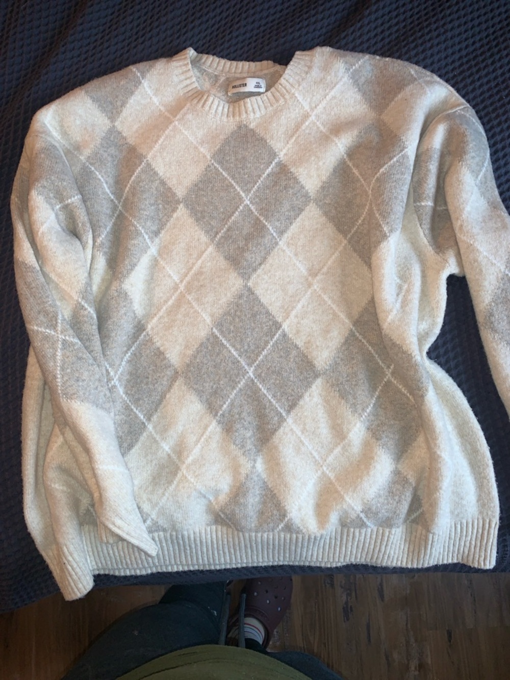 Crewneck Argyle Sweater in Beige & Light Gray - Women